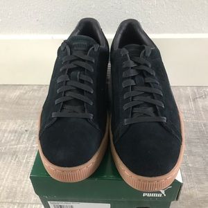 PUMA- suede natural warmth. Men’s 10.5.